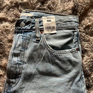 NWT Levi’s Ribcage Straight Ankle jean